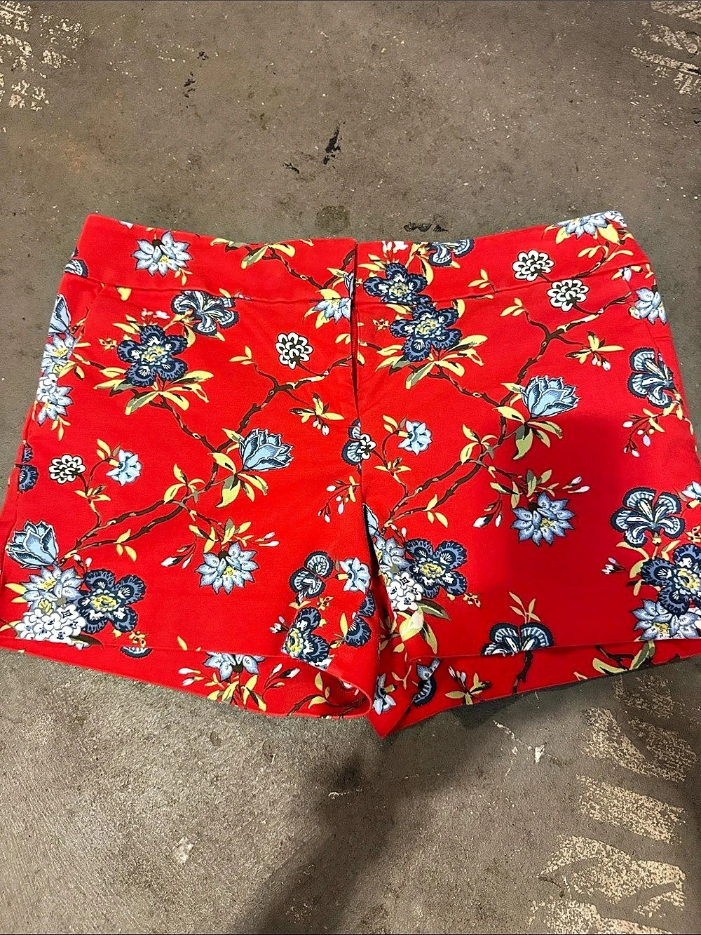 LOFT Floral High-Waist Shorts in Red Size 4 Like New